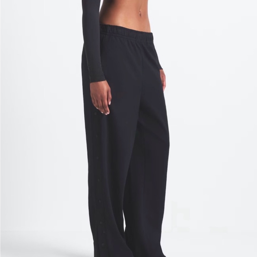 NWOT nikeskims-matte tricot women's side-snap pants- black- XL